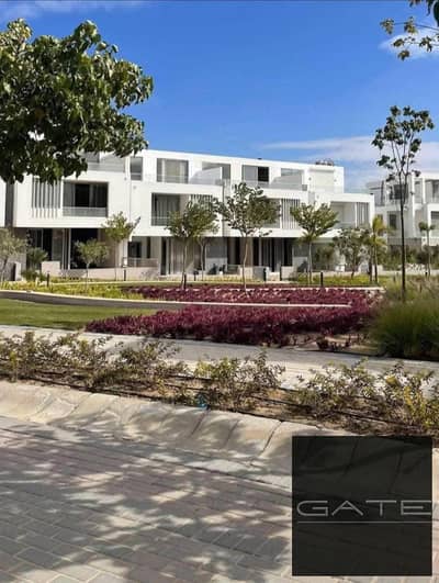 fully inished - Middle Townhouse on the Lake for Sale in Joulz Compound Prime location in Phase 1 facing New Giza