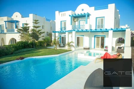 شاليه أرضي بحديقة للبيع في ماونتن فيو – رأس الحكمة مرحلة رودس  – جريك ايلاند   موقع مميز داخل المرحلة بإطلالة رائعة وقريب من الخدمات