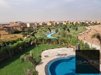 فيلا مستقلة  للبيع في كمبوند رويال ميدوز  واحدة من أكبر وأفخم الفيلات داخل الكمبوند فيو مباشر على أوسع لاند سكيب مع أعلى درجات الخصوصية جاهزة للس