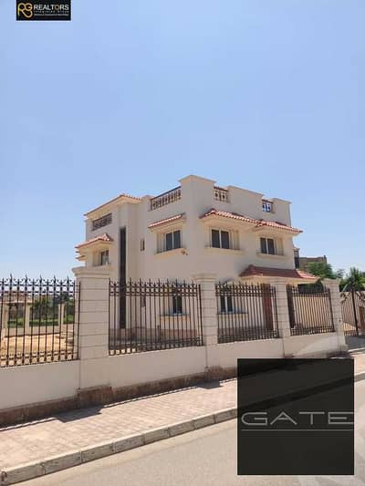 Ready to move - Luxury Standalone Villa for Sale in Royal City Compound – Sheikh Zayed  Exceptional prime location on a main road inside the compound