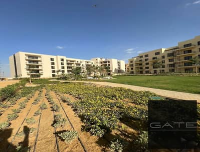شقة للبيع في كمبوند او ويست أوراسكوم – فيو لاجون مباشر وبحري – تشطيب كامل – استلام 2027