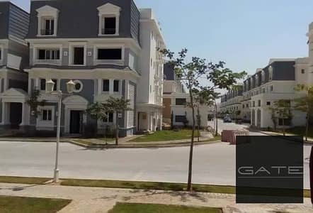 Townhouse for sale in Mountain View October Park; prime location with a view of the landscaping. Immediate delivery.