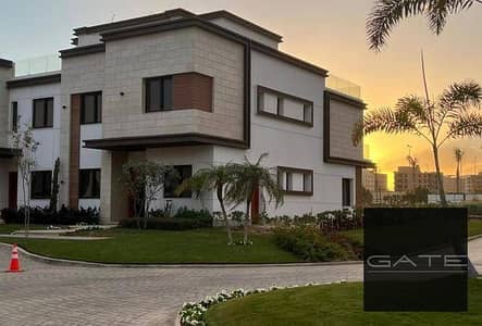 تاون هاوس للبيع بأقل سعر في كمبوند ازار إنفينتي- التجمع الخامس برايم لوكيشن فيو لاند سكيب و الفيلات خطوتين للكلوب هاوس
