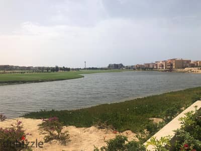 Villa for rent in Marassi on the lake