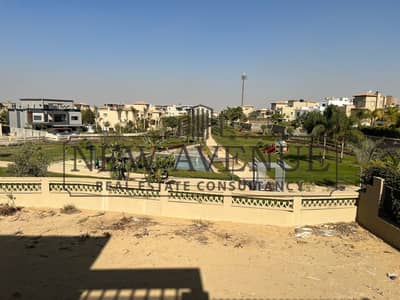 تحت سعر السوق في Pk1 ڤيلا مستقلة موقع مميز جدا تطل على مساحات خضراء واسعة بمساحات كبيرة ارض و مباني
