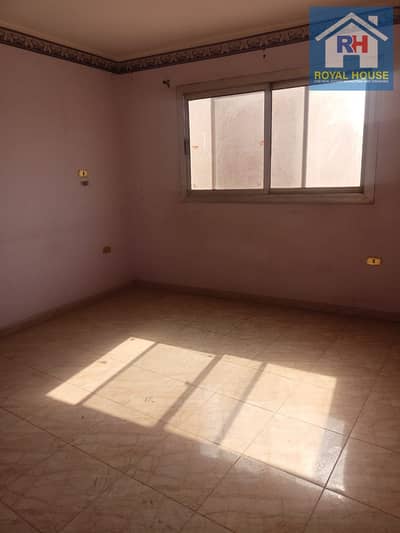 80 sq m apartment for sale on Ibrahim El-Feki Street, off El-Horreya Street, Ain Shams.
