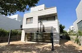 فيلا للبيع متشطبة بالكامل بالمطبخ جاهزة للسكن فورا فى البروج مدينة الشروق