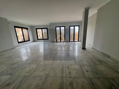 Apartment for rent in Casablanca 257 sq m 3 bedrooms 3 bathrooms New HDF flooring Nanny's room with bathroom New kitchen (designed by Amr Helmy) Air c