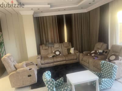 4 bedroom apartment with garden