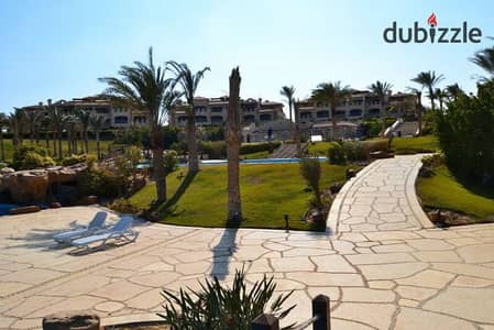 Two-bedroom chalet at the lowest price in the market, fully finished, overlooking the Crystal Lagoon in Lavista Ras El Hikma village, minutes from the