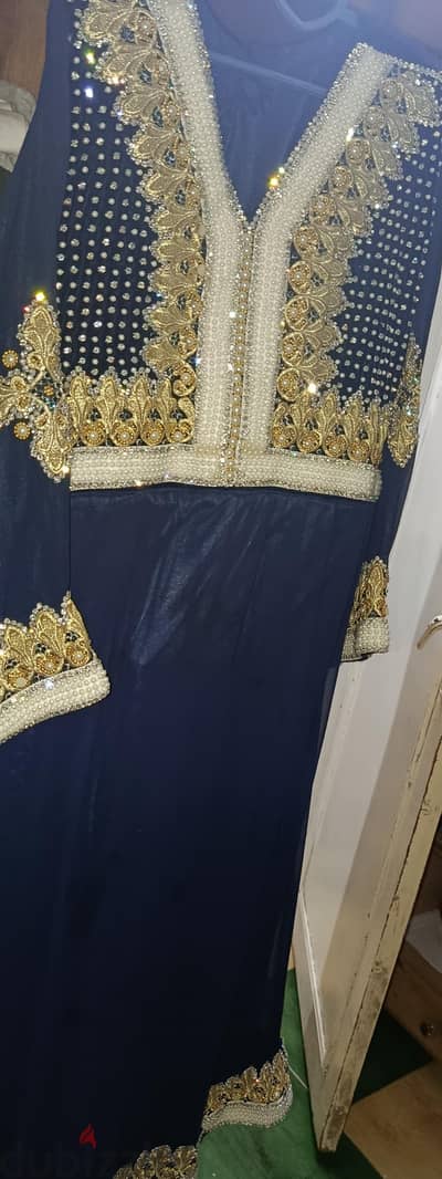 فساتين اماراتي