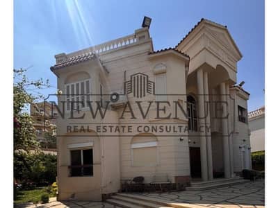 فيلا للبيع بارقي احياء الشروق - اندلس الشروق - متشطبة  تشطيب فاخر و قريبة  من الجامعة  البريطانية  و طريق السويس باقل سعر
