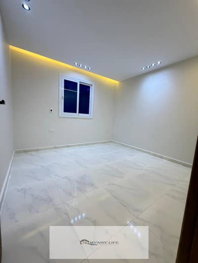 Ultra Super Lux Side Apartment in the first gate at the finest places of Hadayek El Ahram