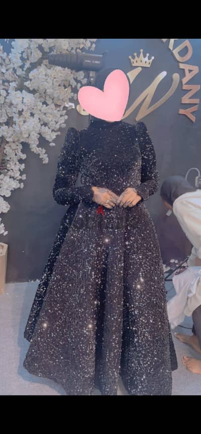 فستان سوارية أسود