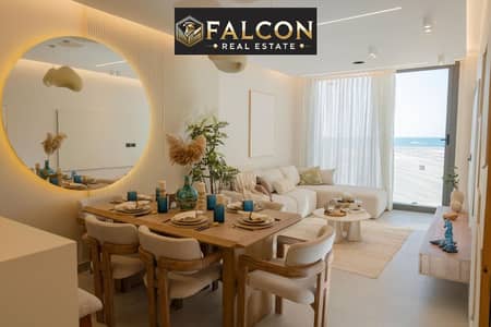 شاليه استلام فوري على البحر مباشرة بجوار Rixos  مارينا تشطيب فاخر ( فرش + الاجهزة ) بجوار ابراج العلمين دقايق من Amwaj & Marassi  الساحل الشمالي