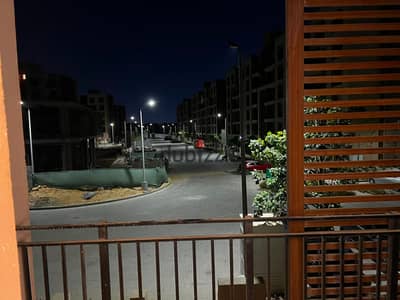 One-bedroom apartment with reception, kitchen, and bathroom, ready for immediate occupancy, fully finished with air conditioning, first floor, overloo
