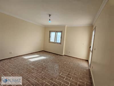 شقة فاضيه 130 متر للايجار في كمبوند دار مصر القرنفل في التجمع الاول بالقرب من المحاور الرئيسية وشارع التسعين