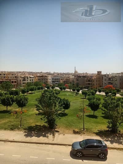 للبيع شقة مميزة بالنرجس فيلات  الموقع: فيو مباشر على جاردن كبير