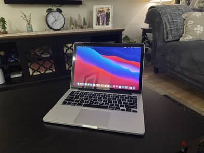 بنصف سعره كالجديد ابل Apple Macbook Pro Core i5 استعمال بسيط جدا