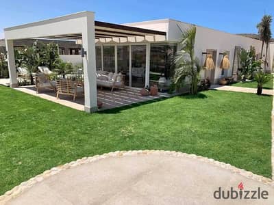 شاليه متشطب بالكامل بالتكيفات والمطبخ في كمبوند بيت البحر في راس الحكمه