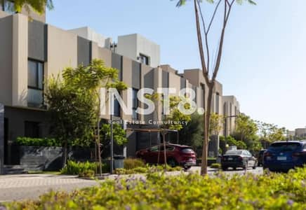 تاون هاوس مميز للبيع بسعر مغري جدا وتشطيب كامل في البروج