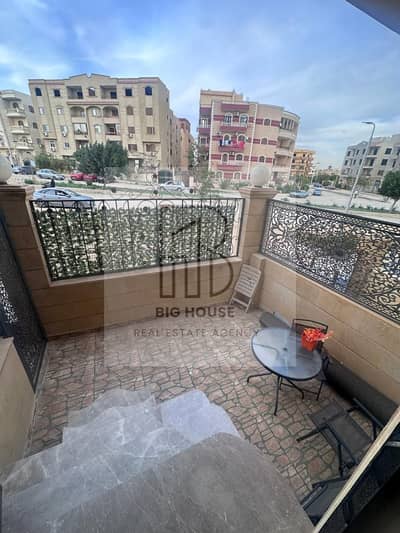 شقه مميزه للبيع بمدينه العبور الحي التاسع - موقع مميز جدا - بجوار شارع عباس العقاد -ومدرسه المتفوقين- والحزام الاخضر