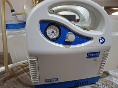 Asskea medical suction unit like new