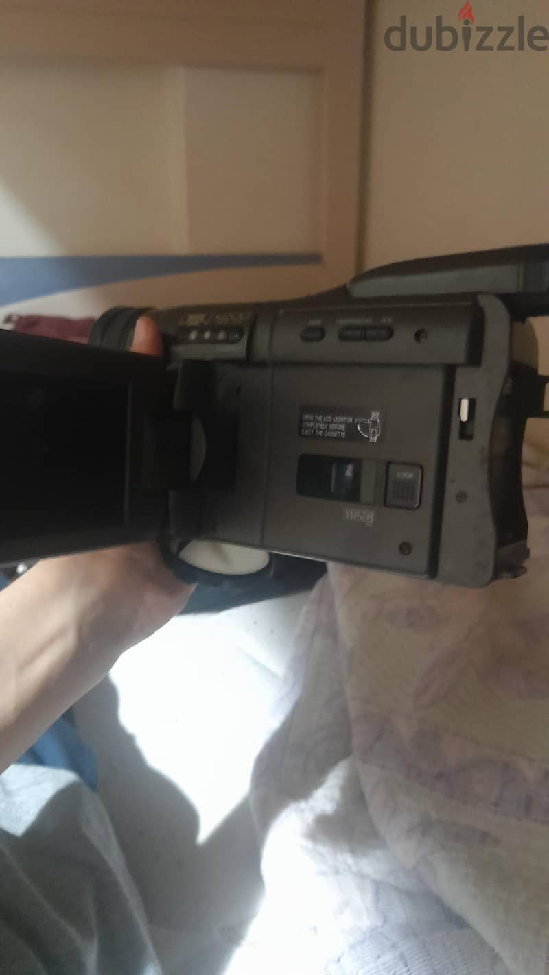 panasonic vx70 1
