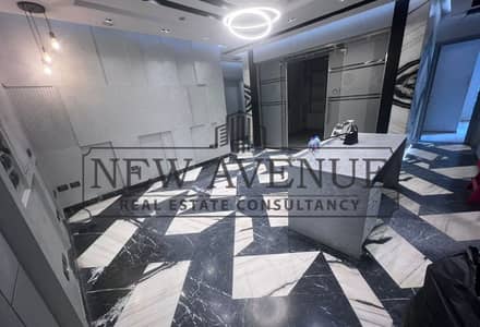 مكتب للايجار  للشركات متشطيب بالكامل بموقع و مساحة  مميزة  و موقع استراتيجي في Cairo Business Plaza