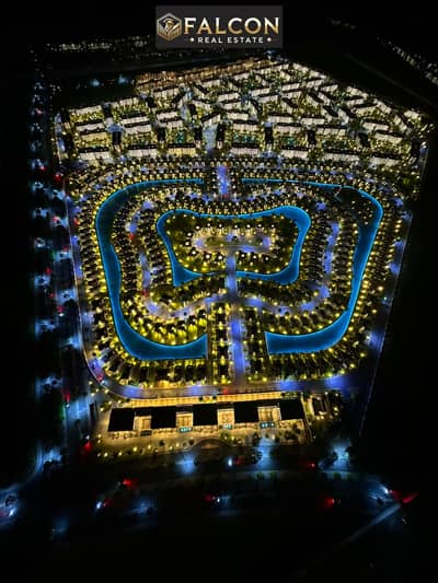 امتلك مكتب دلوقتي للبيع داخل strip mall R7بالقسط علي 10 سنه علي محور المراكز مباشرة ارخص مكتب موجود للبيع  في ديجويا 3 - Dejoya 3