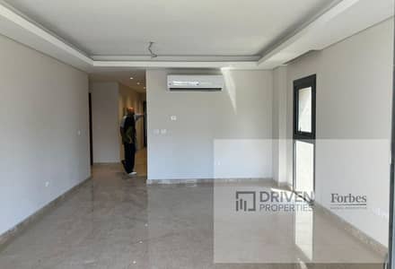 بالتقسيط ستوديو بتراس دور عالي للبيع في ابراج زد زد ويست Zed West Zed Towers الشيخ زايد الحيزه