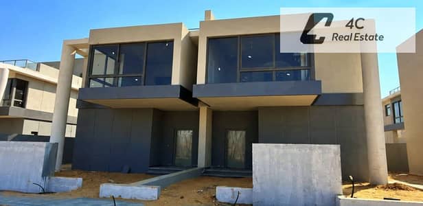 townhouse villa 380m for sale in Bloomfields Compound Mostakbal City prime location ready to move and the lowest price on the market