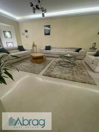 Furnished twin house for rent, modern and air-conditioned, super deluxe, in Mina Garden City compound, October.