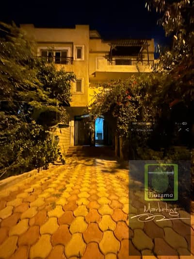 For sale, a 185m apartment with high-end finishing in the upscale Sheikh Zayed neighborhood, the seventh district of villas, at a special price.