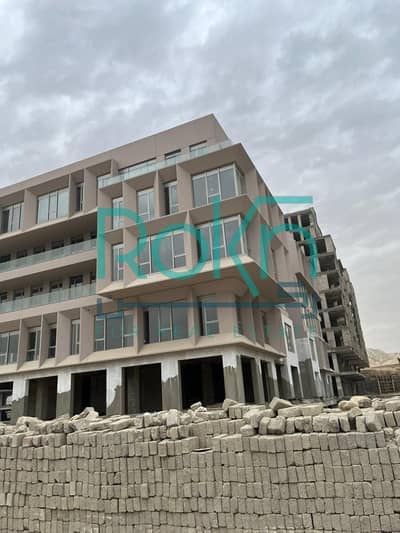 مكتب 113م متشطب بالتكيفات للبيع بالتقسيط في Arkan palm 205