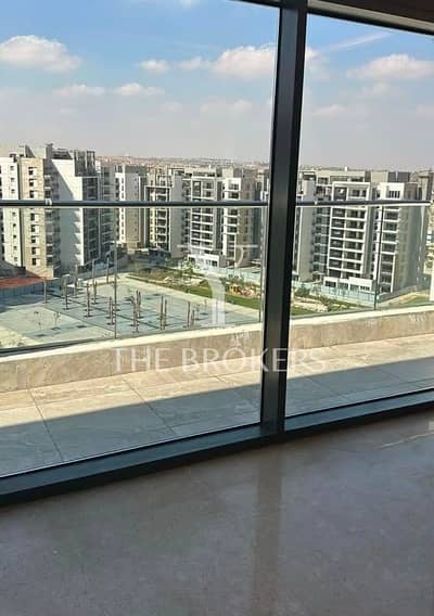 Ready-to-Move Penthouse with Massive Roof in ZED West