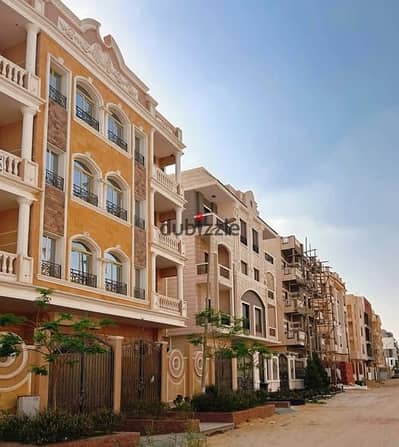 شقة للبيع الاندلس 2 واجهة امامية عمارة ناصية مساحة 175م 4/3 تشطيب دور ارضى مرتفع بدون جاردن استلام فورى بعداد الكهرباء