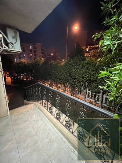 للإيجار شقة مميزة في الرحاب – جاردن 2   الموقع: مدينة الرحاب – جاردن 2  المساحة: 116 متر²  الدور الأرضي  2 غرفة نوم  2 حمام  موقع مميز وق
