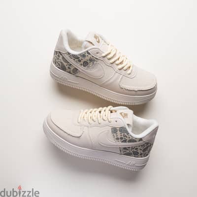 كوتشي Nike Airforce شيك جدا مناسب للمهام اليومية والخروجات