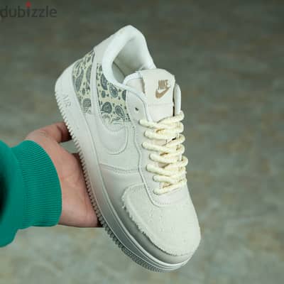كوتشي Nike Airforce شيك جدا مناسب للمهام اليومية والخروجات