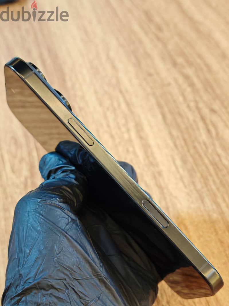 iPhone 16 Pro Max 2