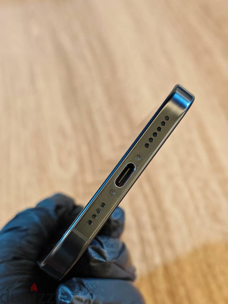 iPhone 16 Pro Max 3