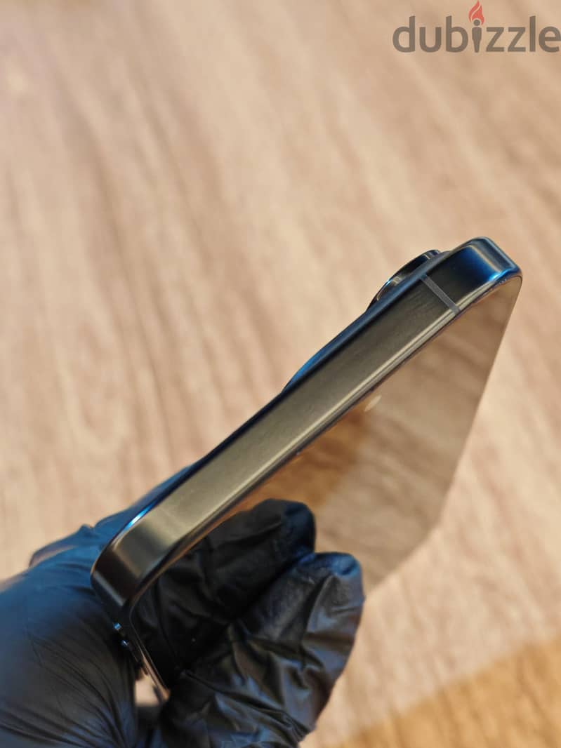 iPhone 16 Pro Max 5