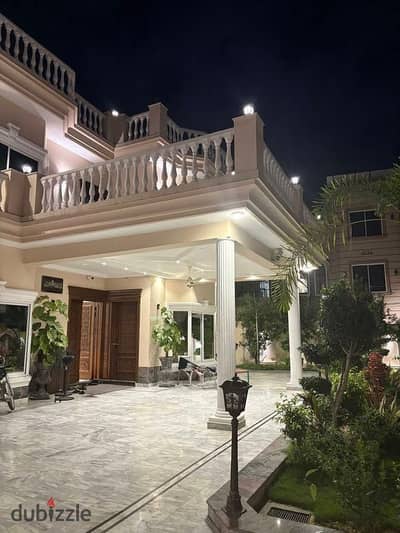 Villa for sale, ultra-super-lux finishing, in Tala'a Compound. 50% discount for cash payment, in the heart of New Cairo, minutes from Cairo Airport.