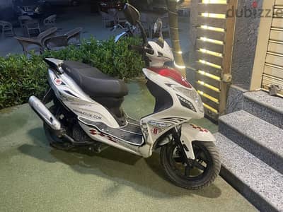 سكوتر حواء r8