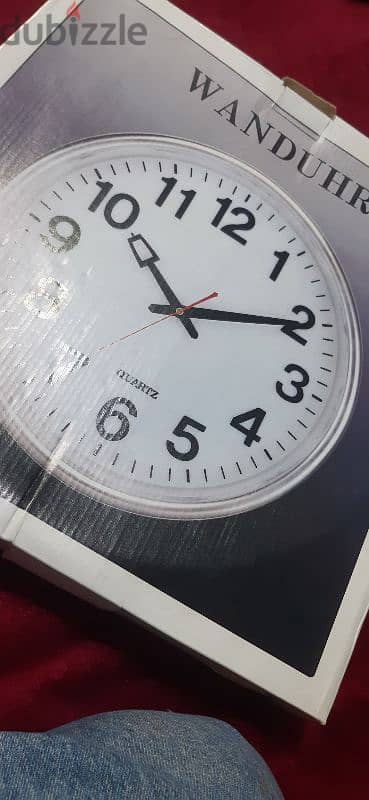 ساعه حائط للبيع جديده