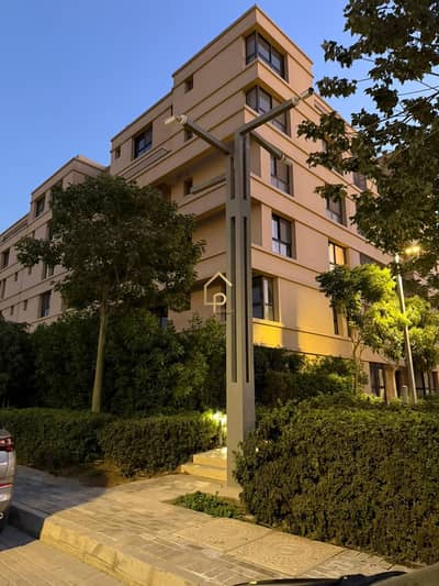 Ground apartment with Kitchen and AC for rent at Owest near of palm hills , new giza ,palm parks elshikh zayed and waslt dahshour