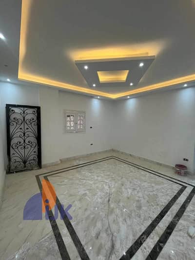 A fantastic apartment for sale, ready for immediate occupancy, finished to a very high super deluxe standard, in the heart of Sheikh Zayed, in a very