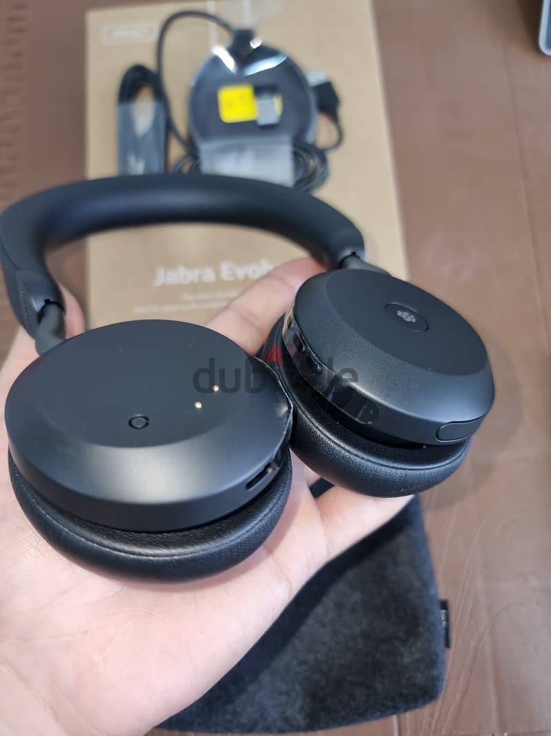 Jabra Evolve2 75 Wireless Headset 4