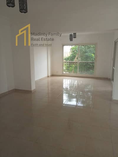 For rent an apartment 211 m next to the mosque and services directly Supermarket Al-Barakah